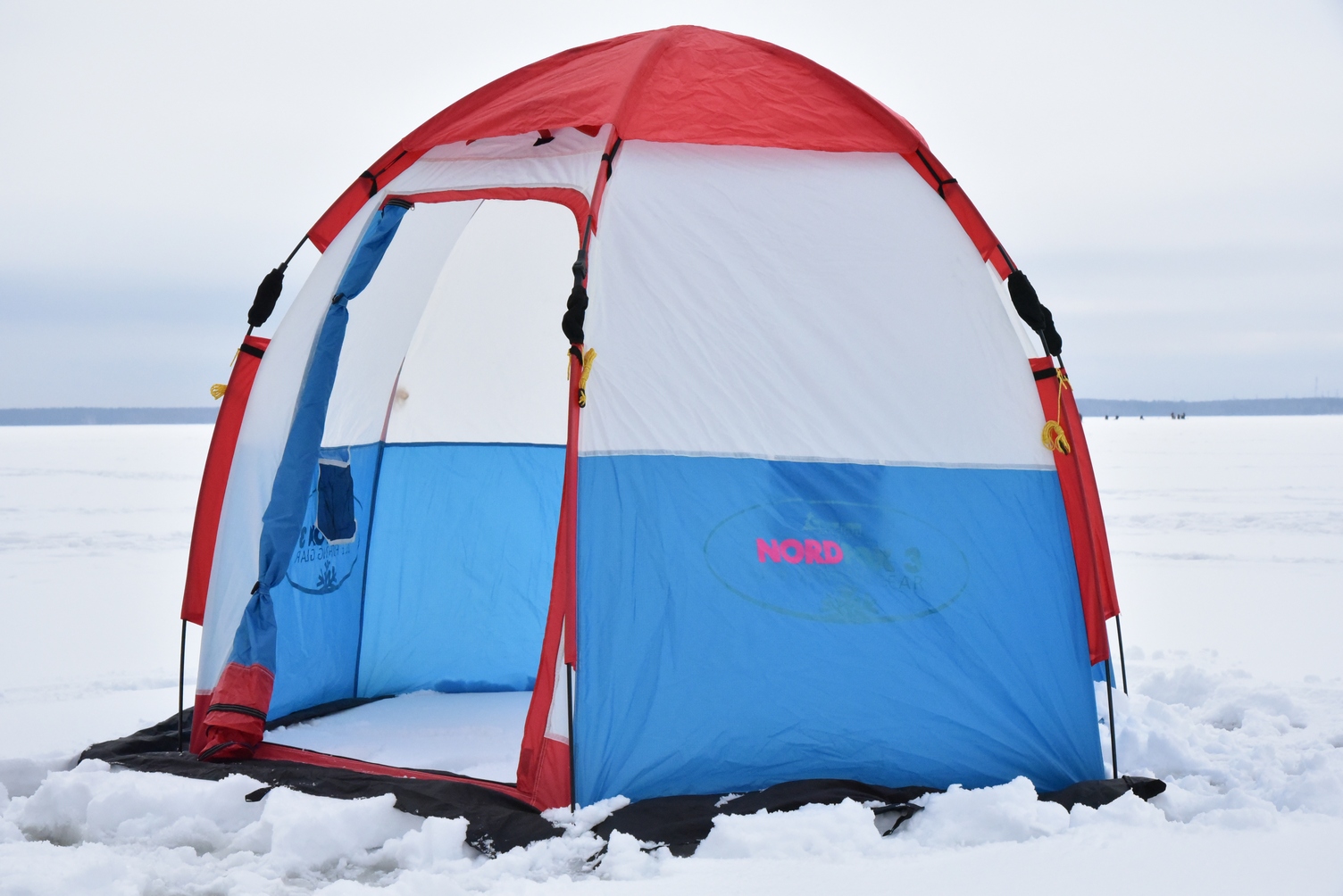 Палатка для зимней рыбалки екатеринбург. Палатка Nord 2. Палатка зимняя Nord 2. Зимние палатки Канадиан кемпер. Палатка Canadian Camper для зимней рыбалки.